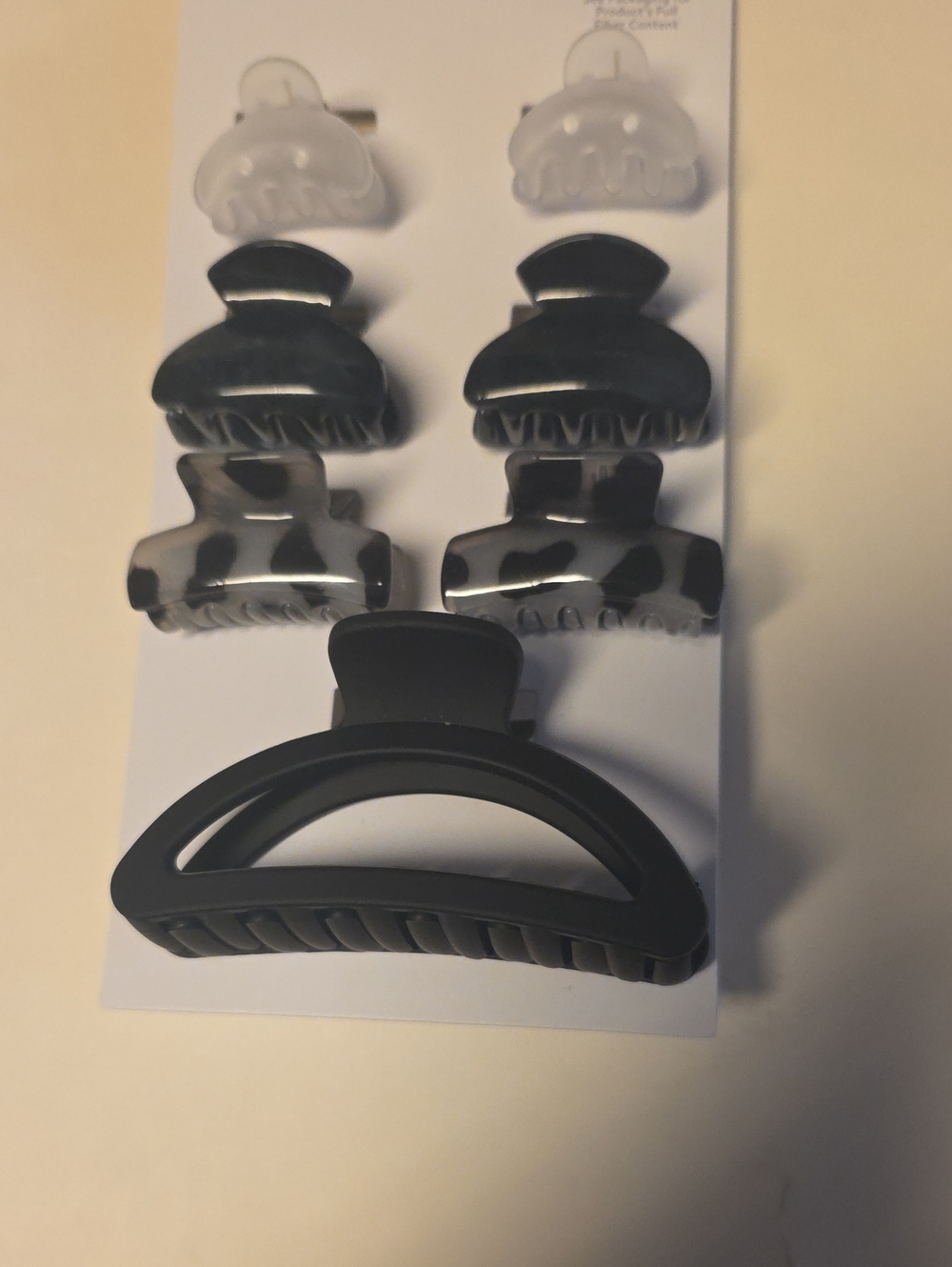 Time and Tru Black and Clear Mixed Hair Claw Clip Set